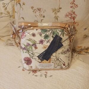 Brand New Dooney and Bourke Botanical Zip Domed X-Body